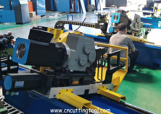 Cold saw machine for tube and pipe high speed cut in tube mill