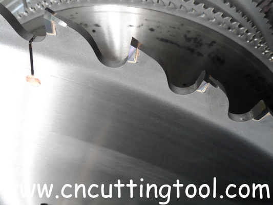 Carbide Tipped Circular Saw Blade for Precise Metal Cutting 140 Teeth Effemax 1500mm Diameter
