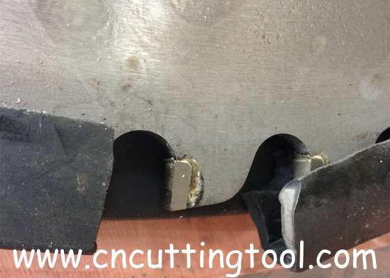 High speed and smooth cut of alloy steel by Tungsten Carbide Tipped Saw Blade