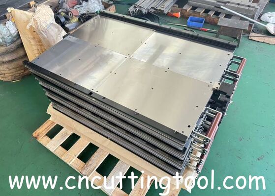 Cutting and compensating plate for flatbed die cutting machine