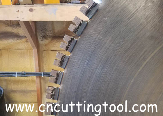 Brazing center automatic feeding solder, brushing flux,rotate saw blade brazing machine