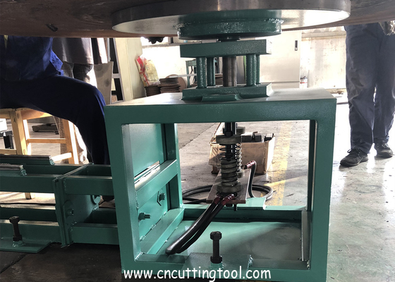Rotating table contact heating electrode saw tooth hardening machine