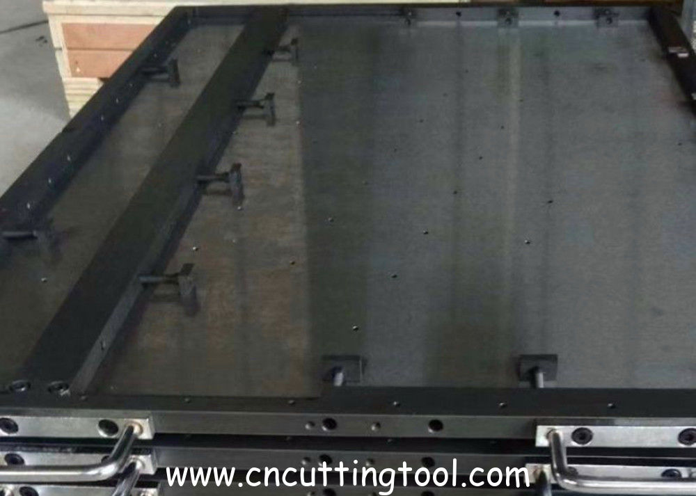 Die cutting chase for all types of automatic and manual die-cutting machines