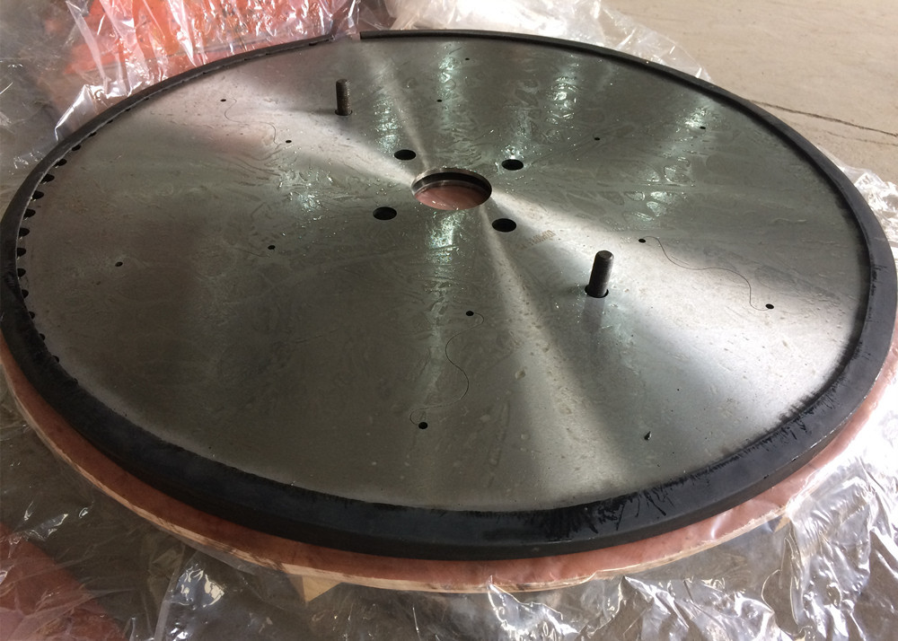 High speed and smooth cut of alloy steel by Tungsten Carbide Tipped Saw Blade
