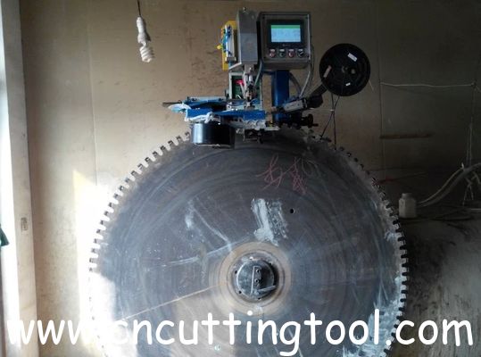 أدوات الألماس حاوية تغذية تلقائية، تدفق الفرشاة، آلة لحام شفرة المنشار الدورية